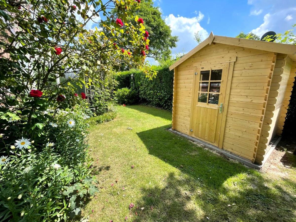 Rustig Gelegen Vakantiebungalow Kortgene Exterior photo